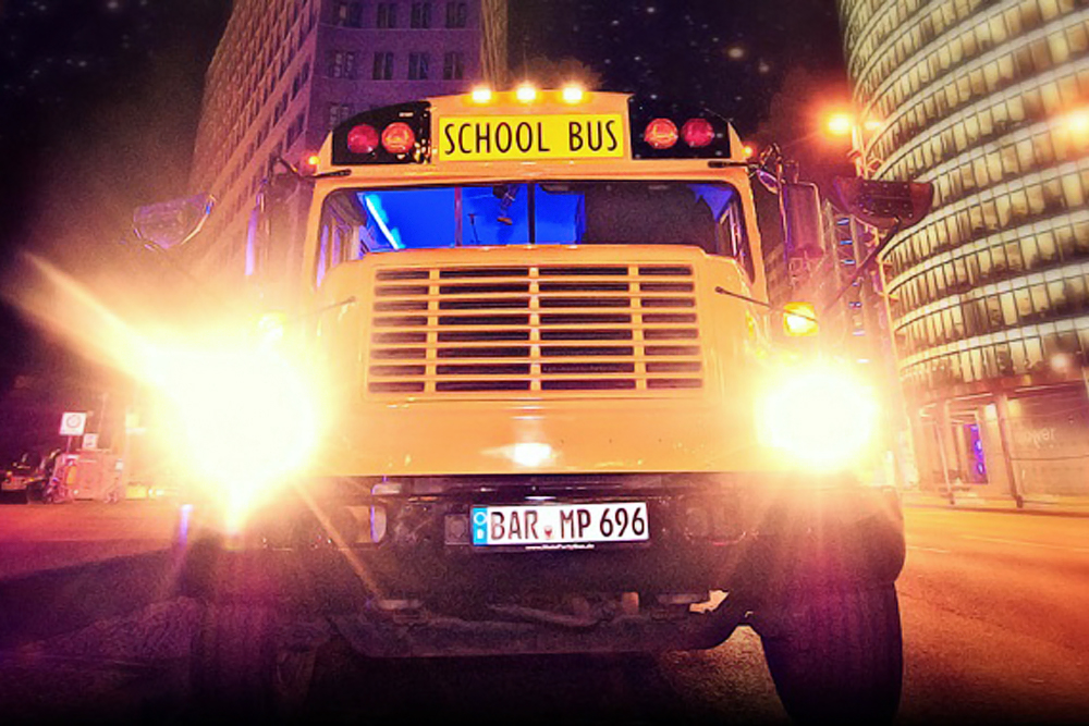 US School Bus [Amerikanischer Schulbus] in Berlin mieten - Limostrip.com