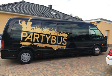 Party Shuttle Bus in Magdeburg mieten, bis zu 15 Passagiere - Limostrip.com